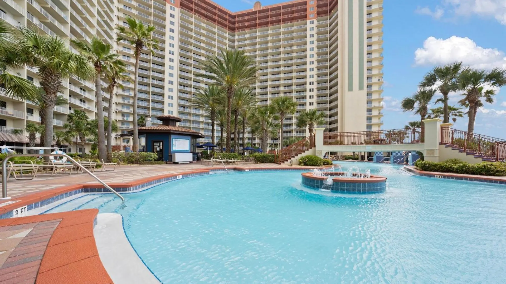 Spacious 2-Bedroom Condo Beachfront Resort! By Dolce Vita Getaways Pcb! Panama City Beach Apartment