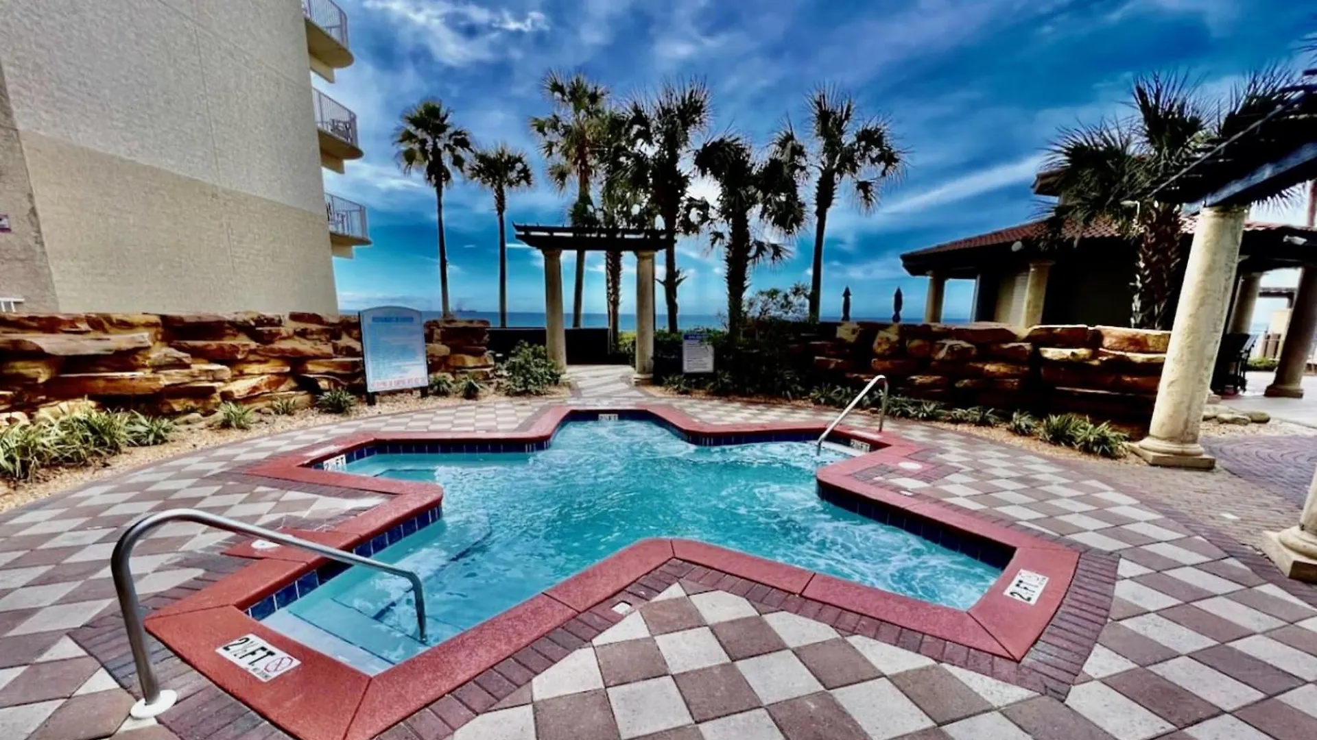 Spacious 2-Bedroom Condo Beachfront Resort! By Dolce Vita Getaways Pcb! Panama City Beach 0*,