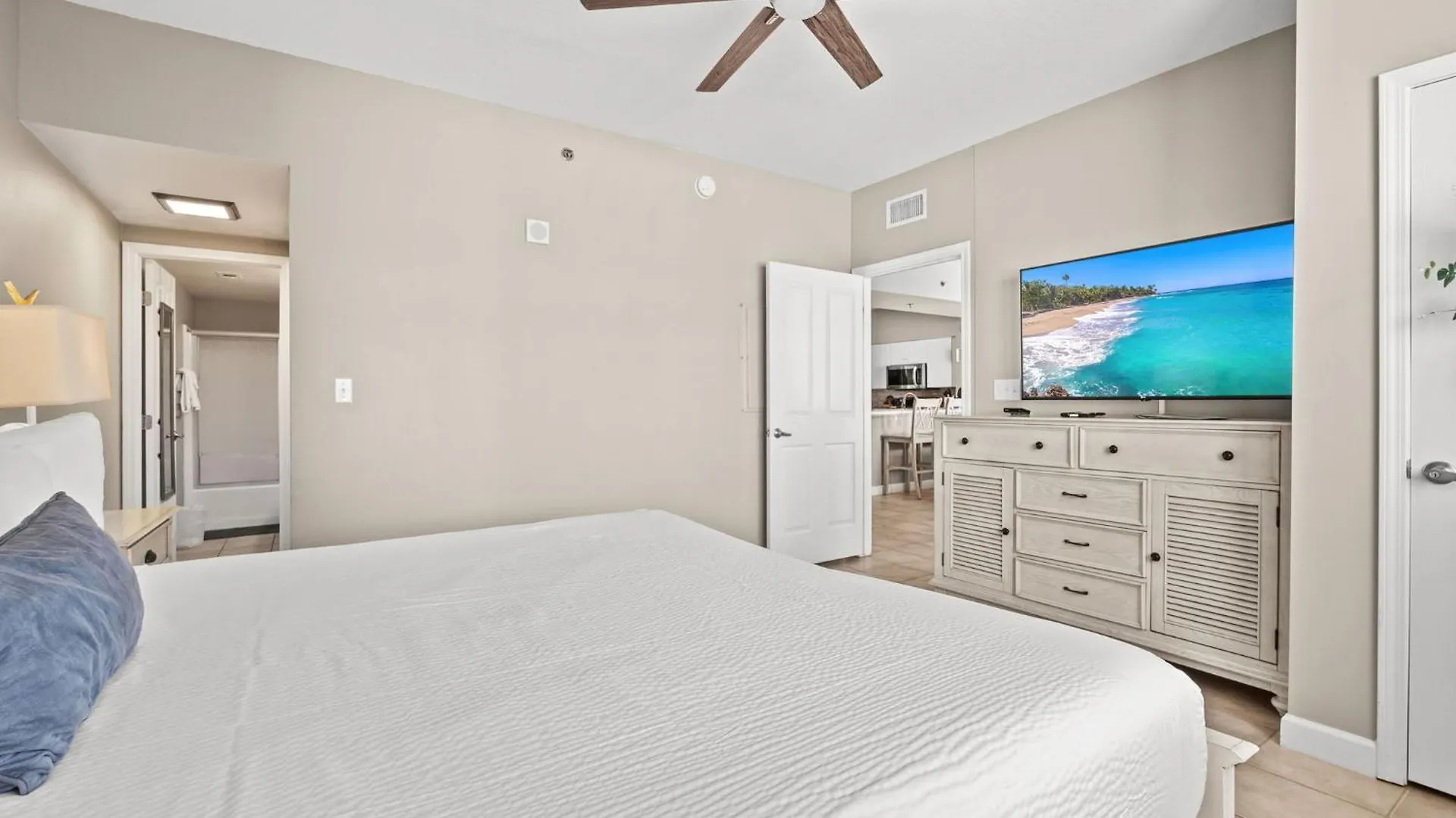 Spacious 2-Bedroom Condo Beachfront Resort! By Dolce Vita Getaways Pcb! Panama City Beach